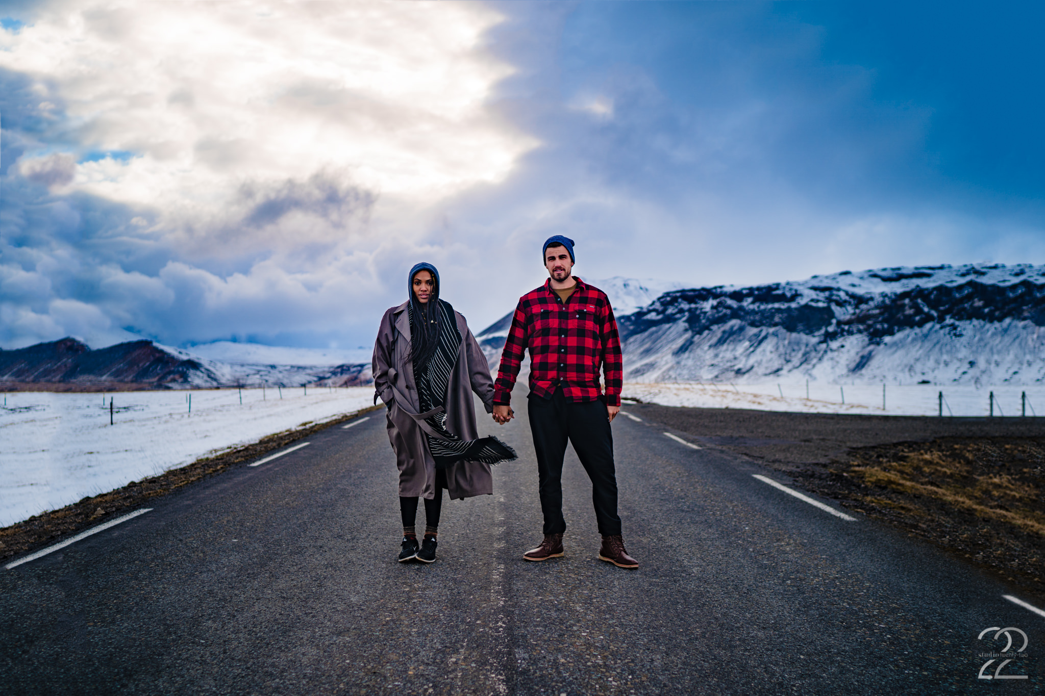  Winter couple’s shoots don’t have to mean freezing yourselves. Layers, accessories, and pops of colour can create cozy (and warm) portraits. Aubin did a fantastic job at pairing her jacket and scarf on this Iceland photoshoot with Studio 22 Photography. 